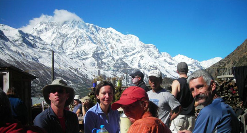 日本語シェルパガイドが案内するピケピーク手配する青空トレッキング＆ネパールヒマラヤ観光手配の旅行社による